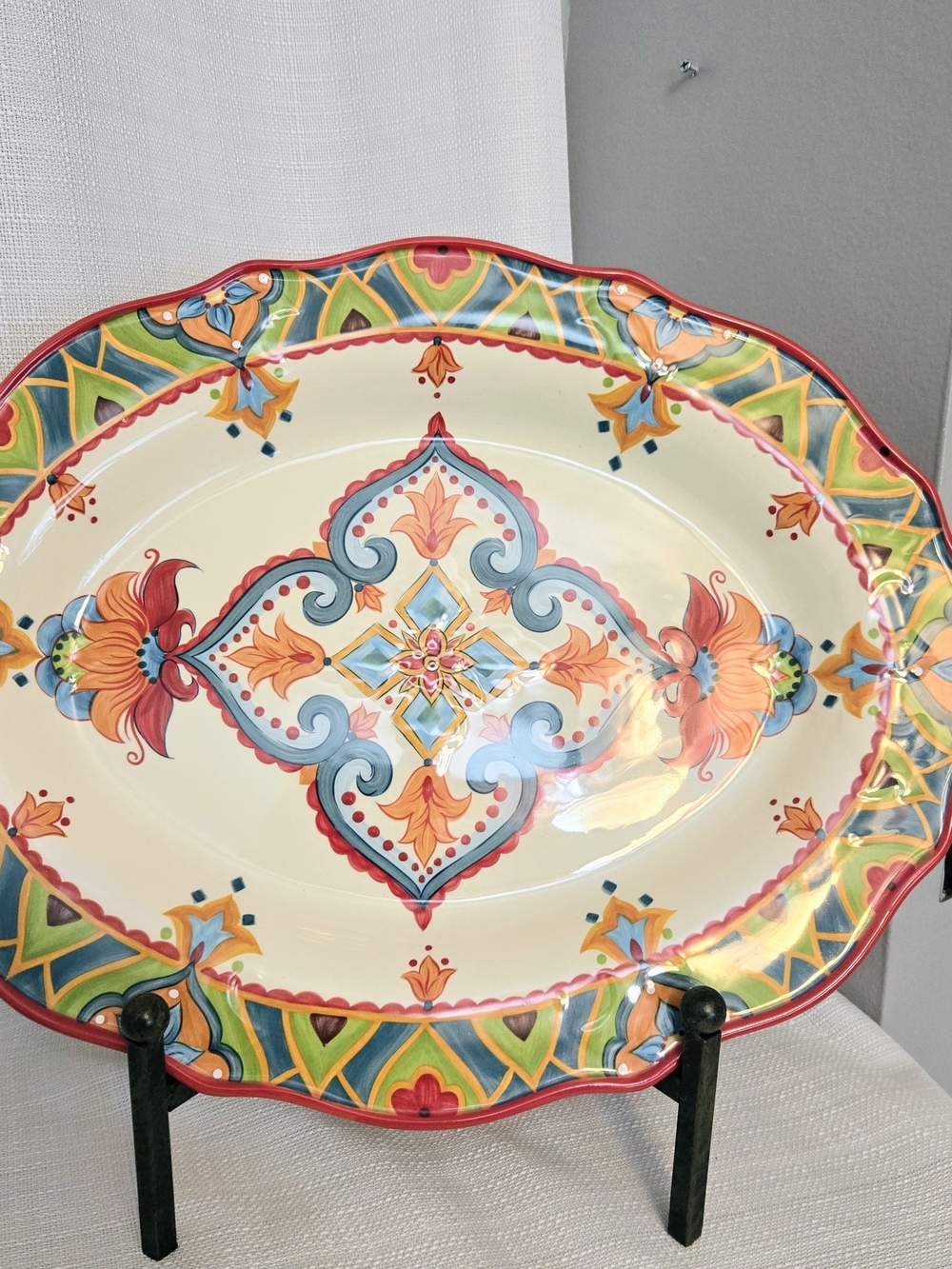 Tabletops Pasha Serving Platter 18x14 Large Dish Scalloped Edge Floral Medallion